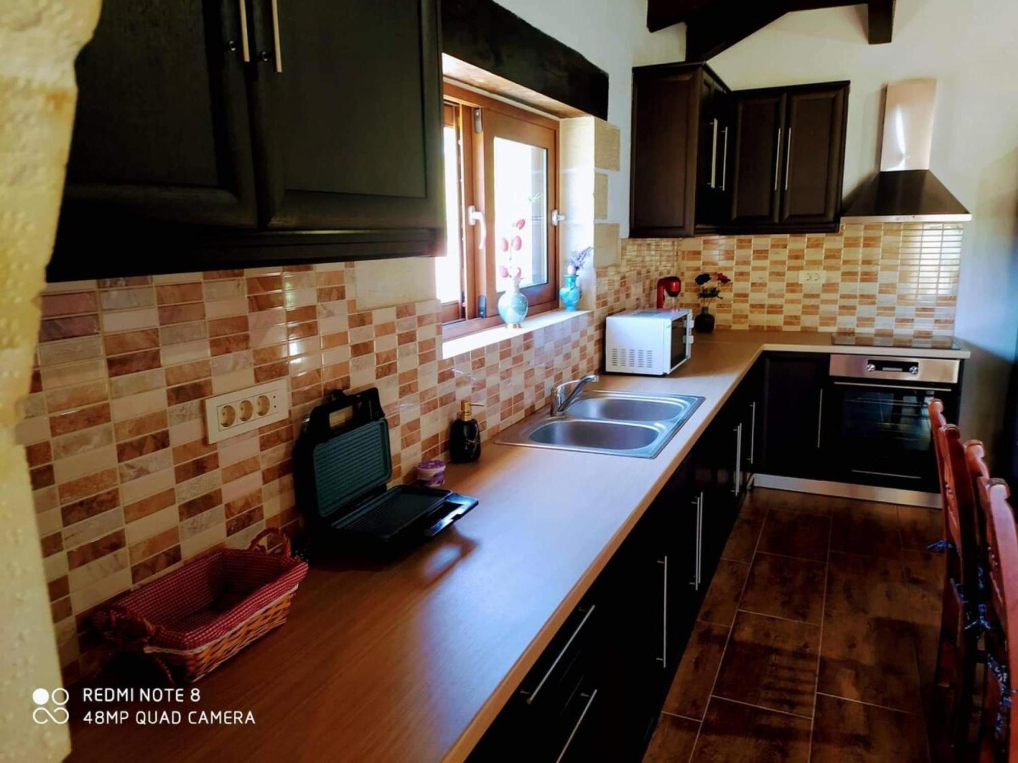 Traditional Villa In Pemonia Экстерьер фото